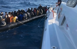 Turkish Coast Guard Rescues 15 Irregular Migrants...
