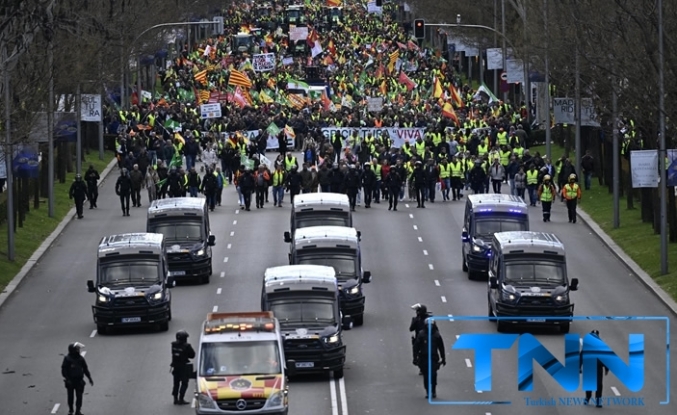 Spanish Farmers Descend on Madrid Streets Amid EU Agriculture Summit